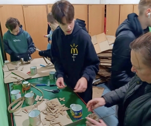Production if trench candles in Uman Humanitarian Center